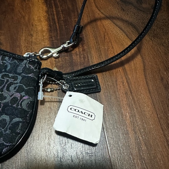 NWT Black Coach Wristlet Vintage - Picture 2 of 4